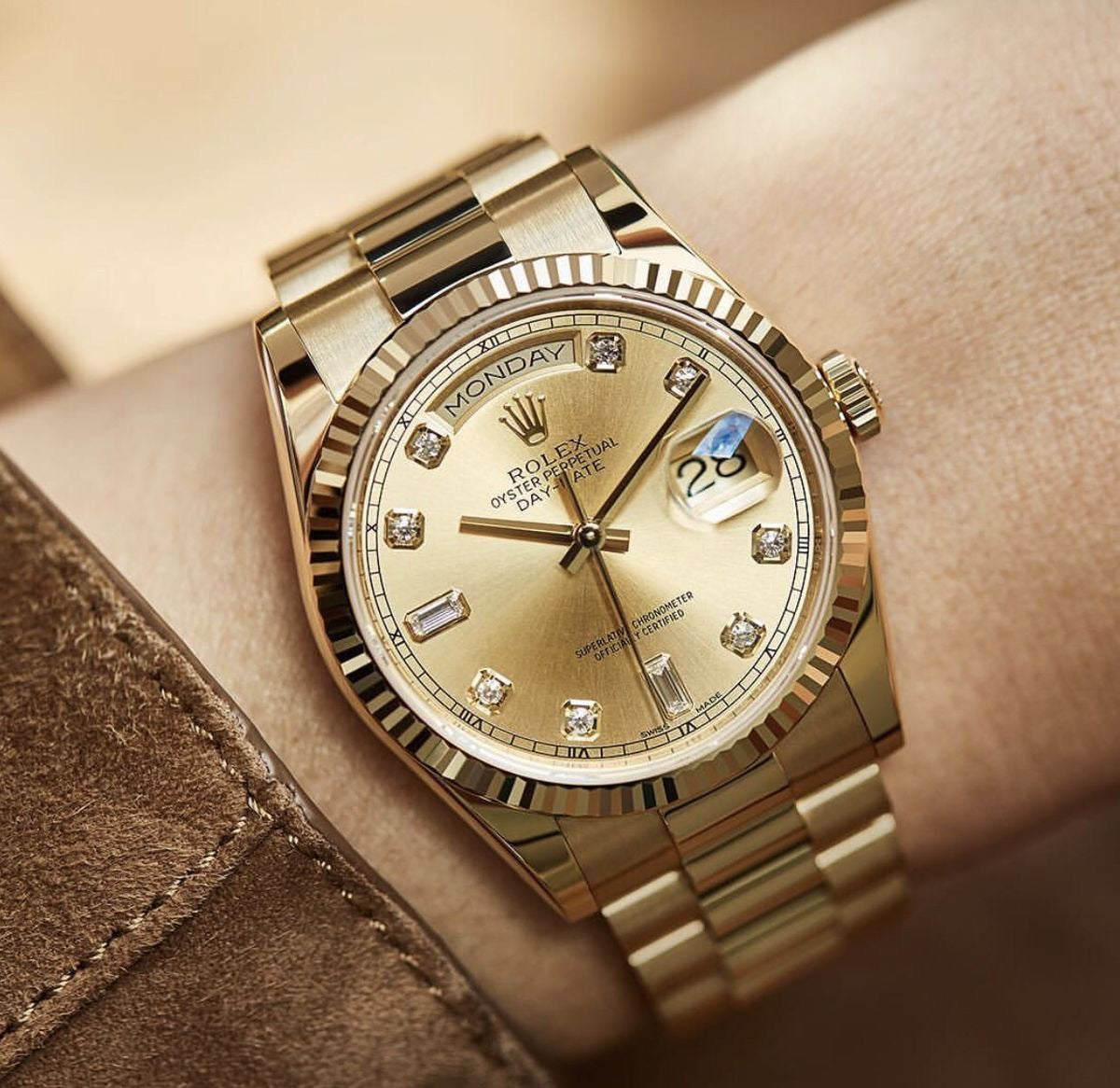 Rolex Day Date Yellow Gold Fluted Bezel Champagne Diamond Dial Watch 218238